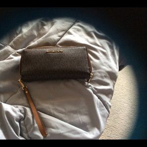 Michael Kors wristlet/wallet